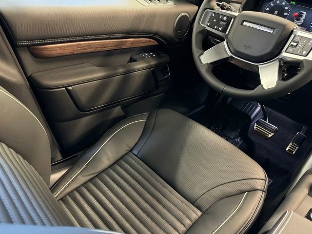 New 2024 Land Rover Discovery Dynamic SE image 26