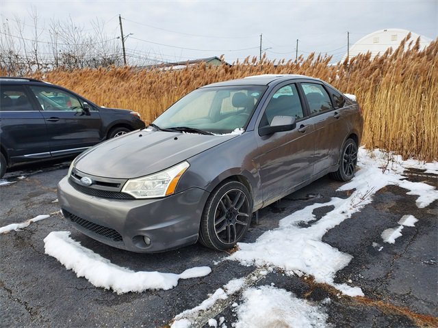Used 2010 Ford Focus SES image 2