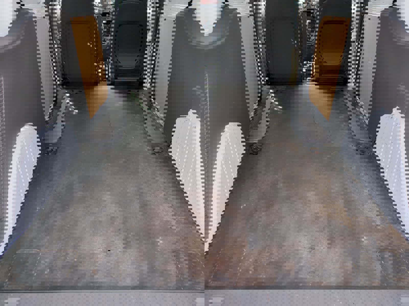 Used 2020 Ford Transit Connect XL image 31