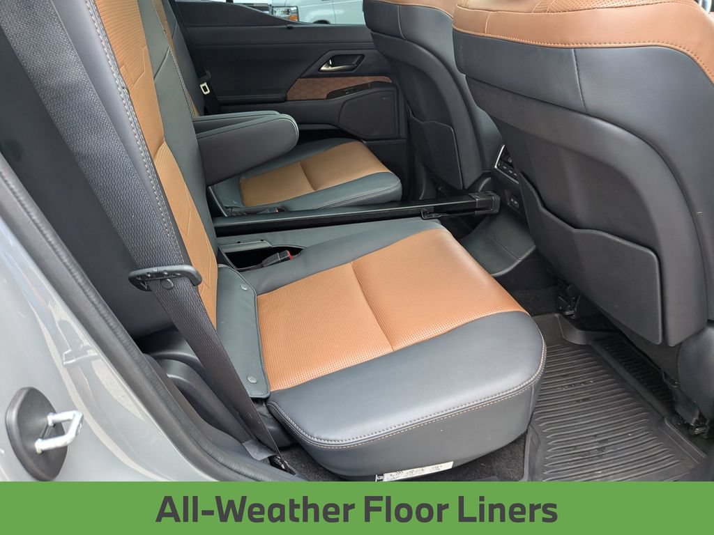 Used 2024 Lexus GX 550 w/ Accessory Package (2T) AWD/4WD image 30