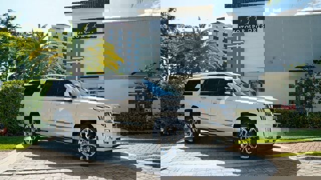 Used 2019 Cadillac Escalade ESV Premium Luxury image 94