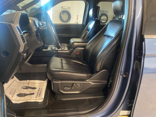 Used 2019 Ford Expedition XLT w/ Equipment Group 202A AWD/4WD image 26