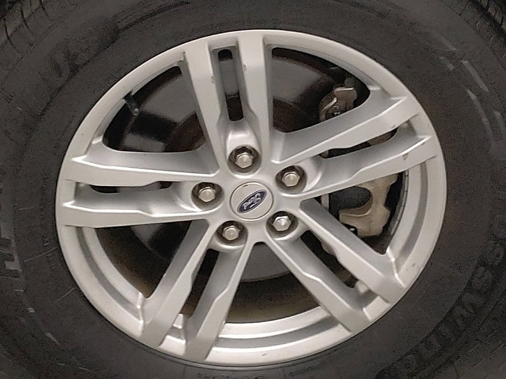 Used 2020 Ford Explorer XLT w/ Equipment Group 202A RWD image 31