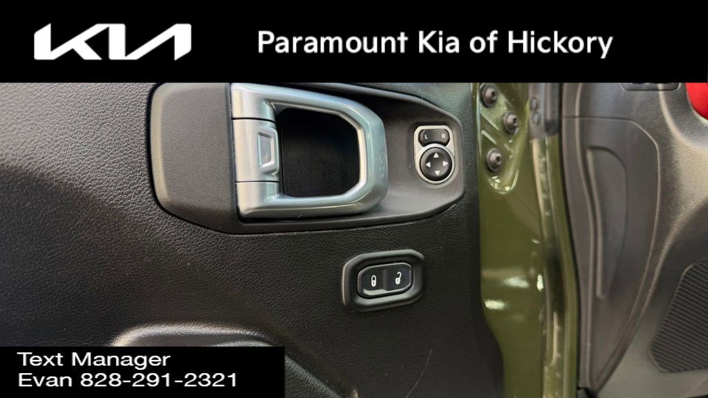 Used 2022 Jeep Wrangler Unlimited Rubicon w/ Cold Weather Group image 5