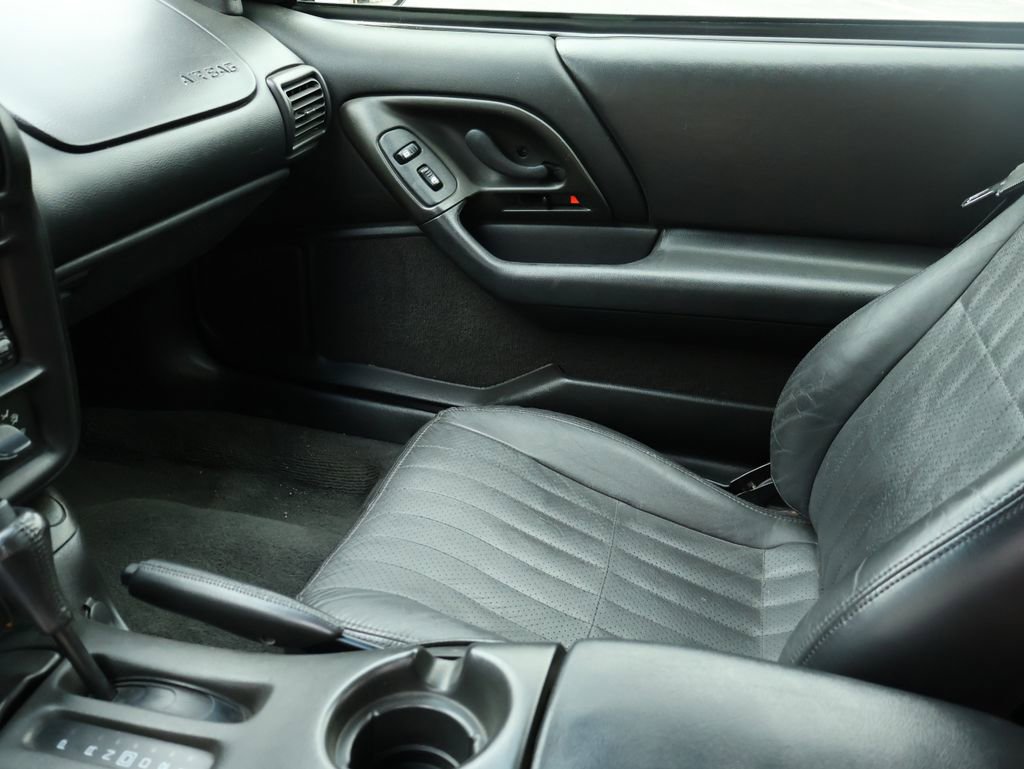 Used 2002 Chevrolet Camaro Z28 w/ Sport Appearance Pkg RWD image 29