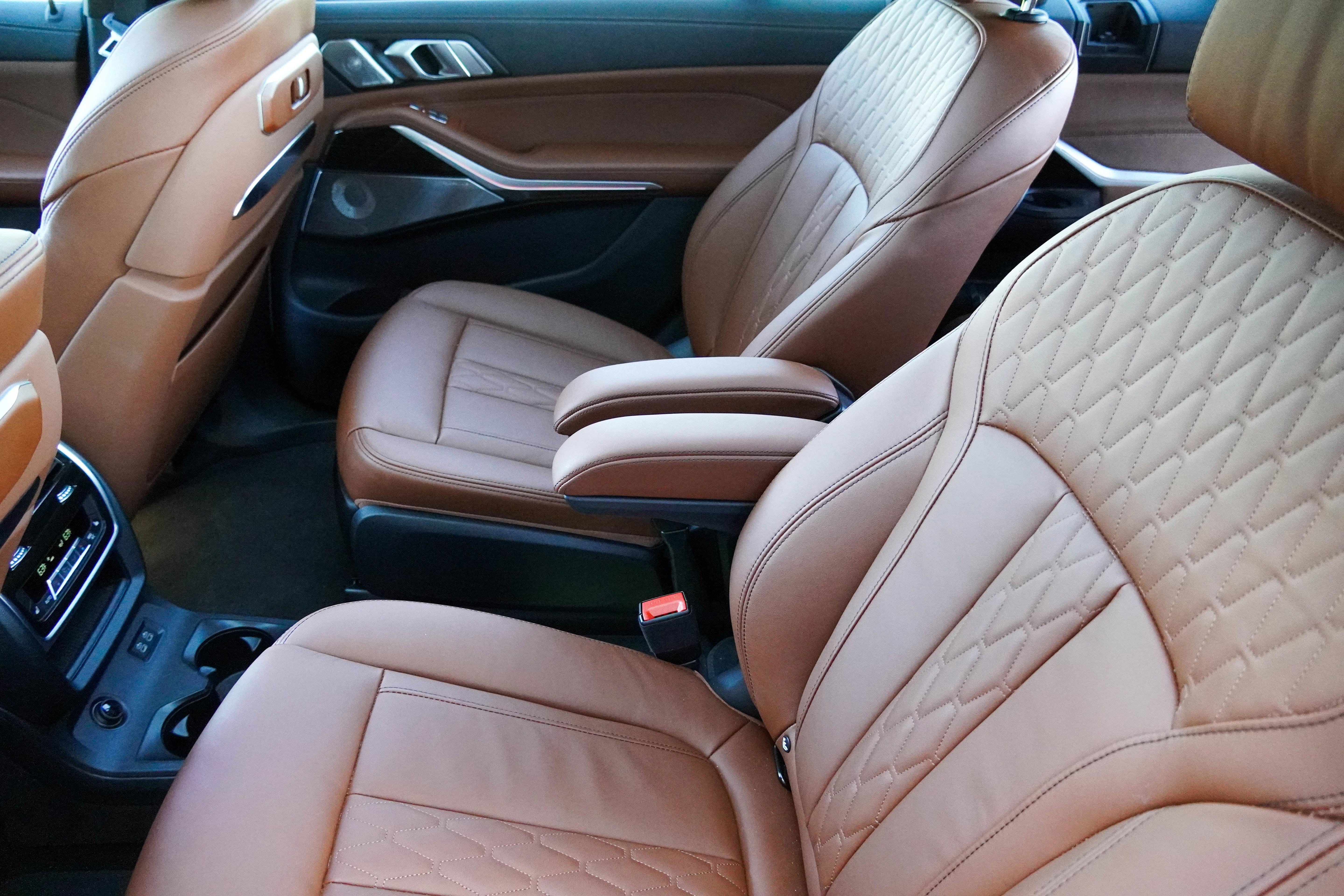 Certified 2024 BMW X7 M60i w/ Executive Package image 39