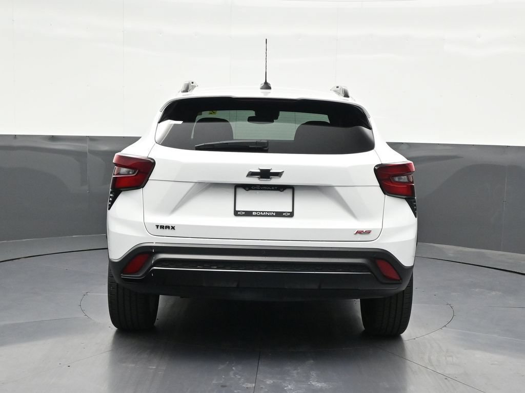 Used 2025 Chevrolet Trax RS w/ Driver Confidence Package FWD image 4