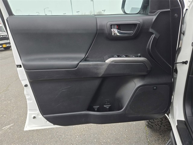 Used 2021 Toyota Tacoma TRD Off-Road image 17