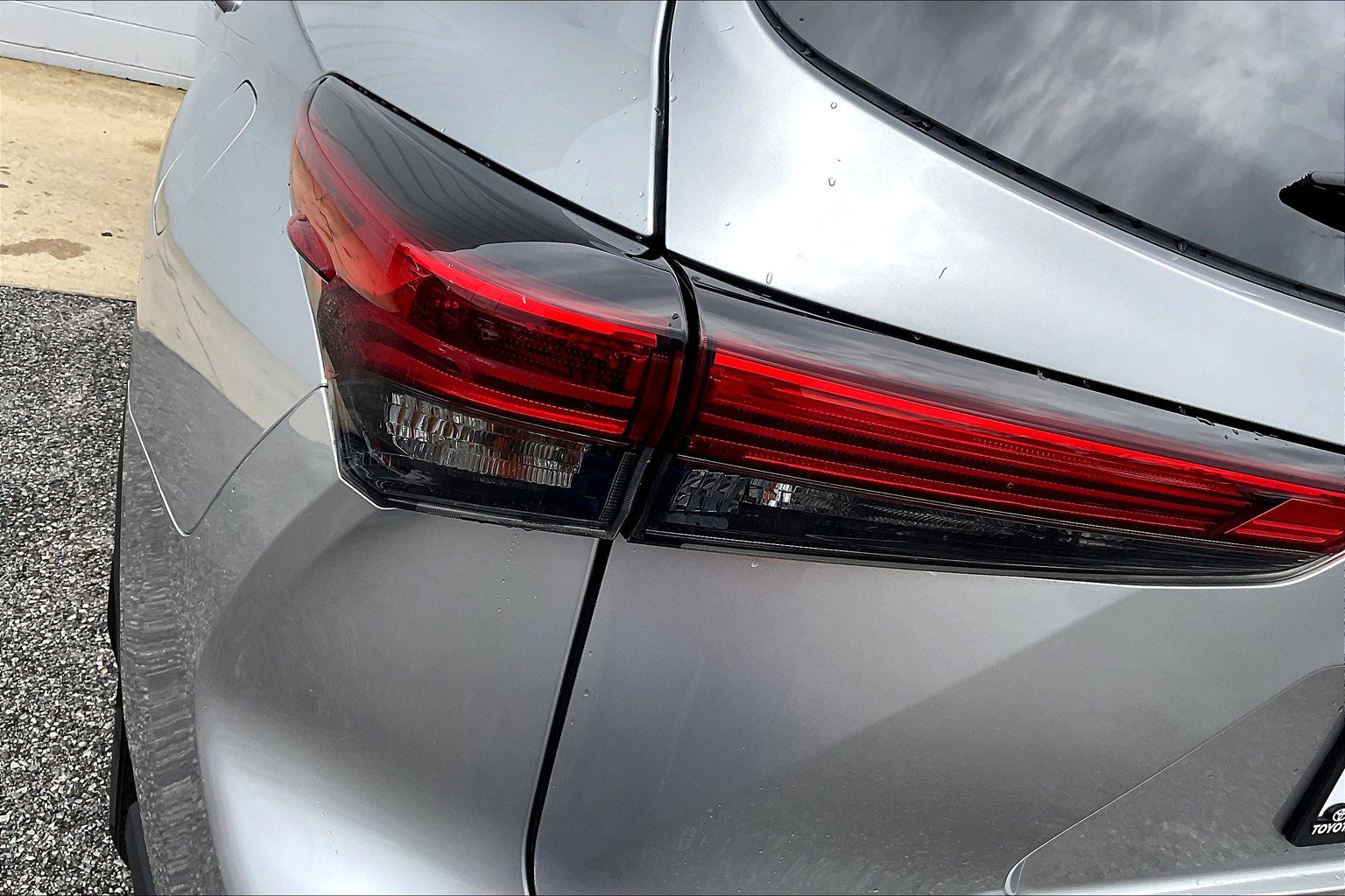 Used 2022 Toyota Highlander XLE AWD/4WD image 35