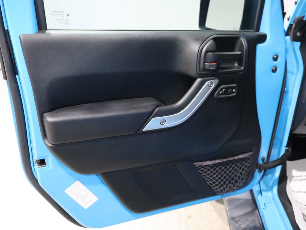 Used 2017 Jeep Wrangler Unlimited Sahara w/ Dual Top Group image 13