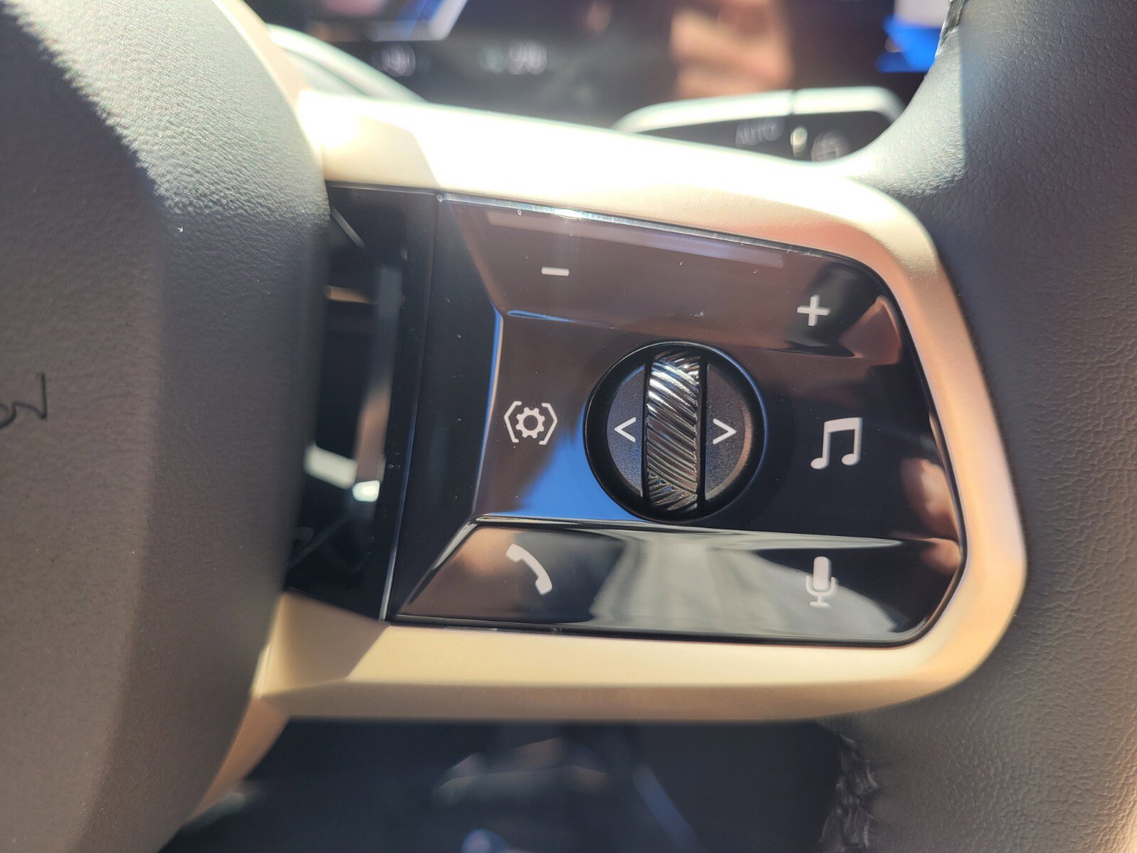 Used 2026 BMW iX xDrive45 image 25