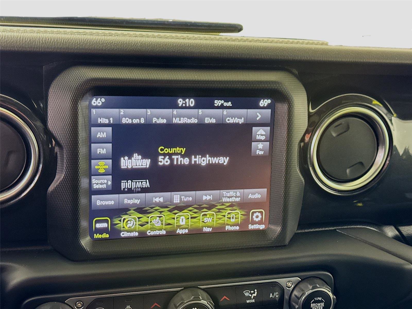 Used 2023 Jeep Wrangler Unlimited Sahara image 9