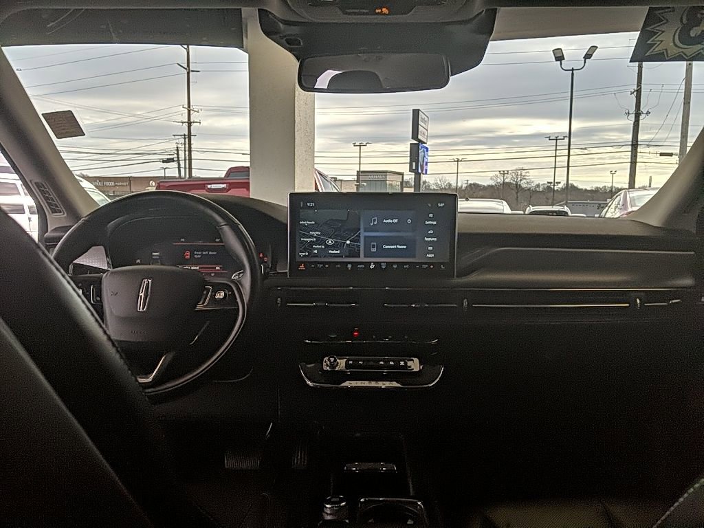 Certified 2023 Lincoln Corsair Reserve image 12