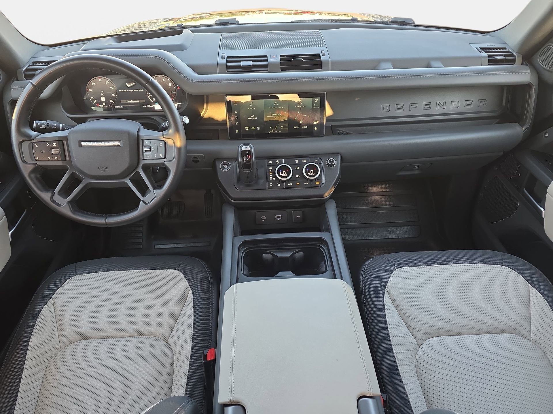 Used 2024 Land Rover Defender 110 X-Dynamic SE AWD/4WD image 9
