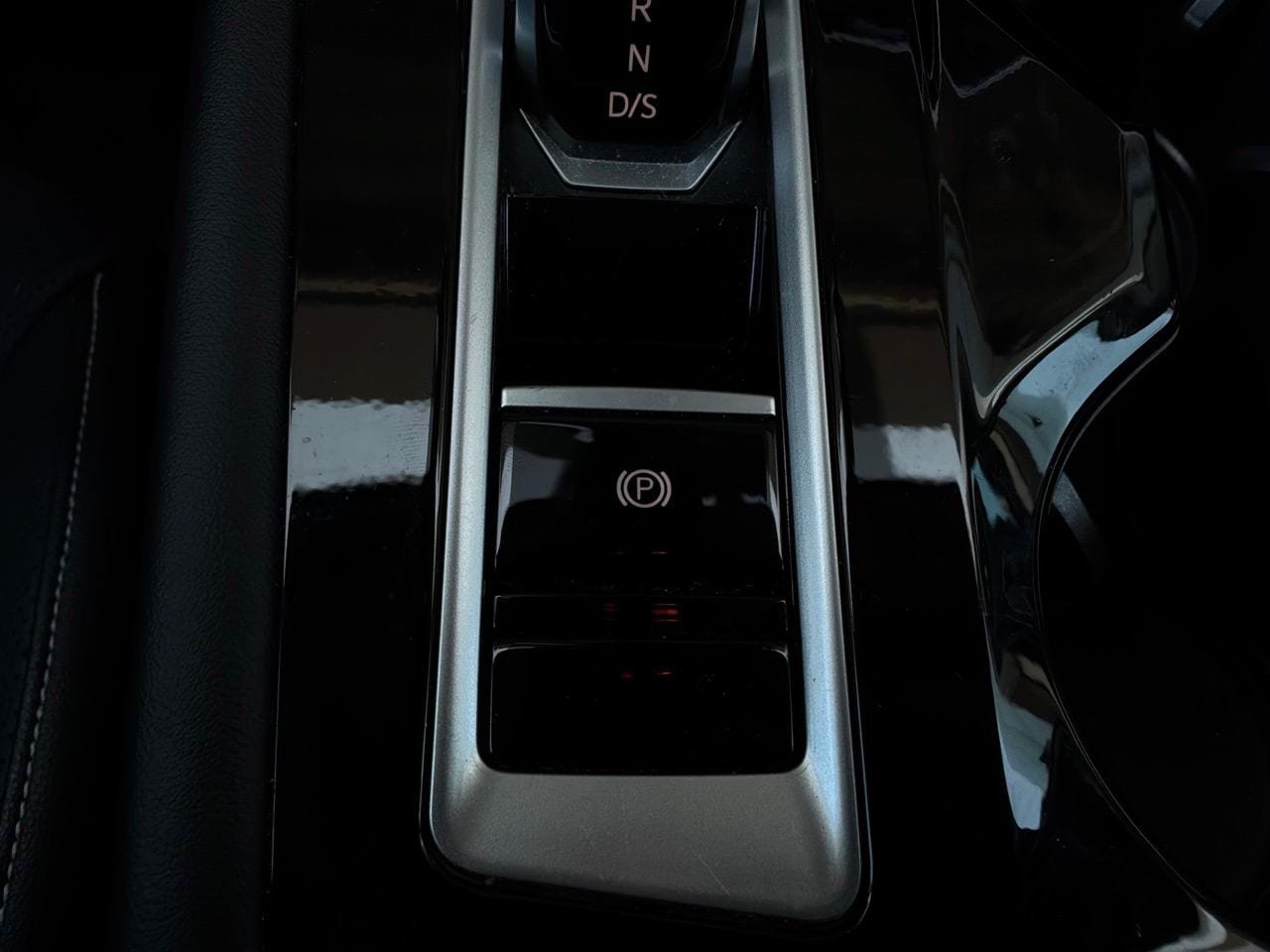 Used 2026 Volkswagen Atlas SE FWD image 26
