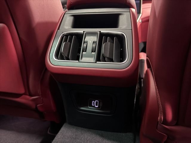 Used 2023 Maserati Grecale Modena AWD/4WD image 35