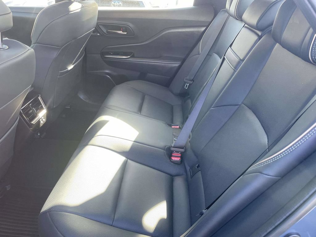 Used 2026 Toyota Crown Platinum AWD/4WD image 23