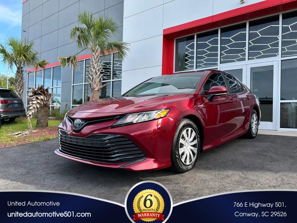 Used 2019 Toyota Camry LE image 1