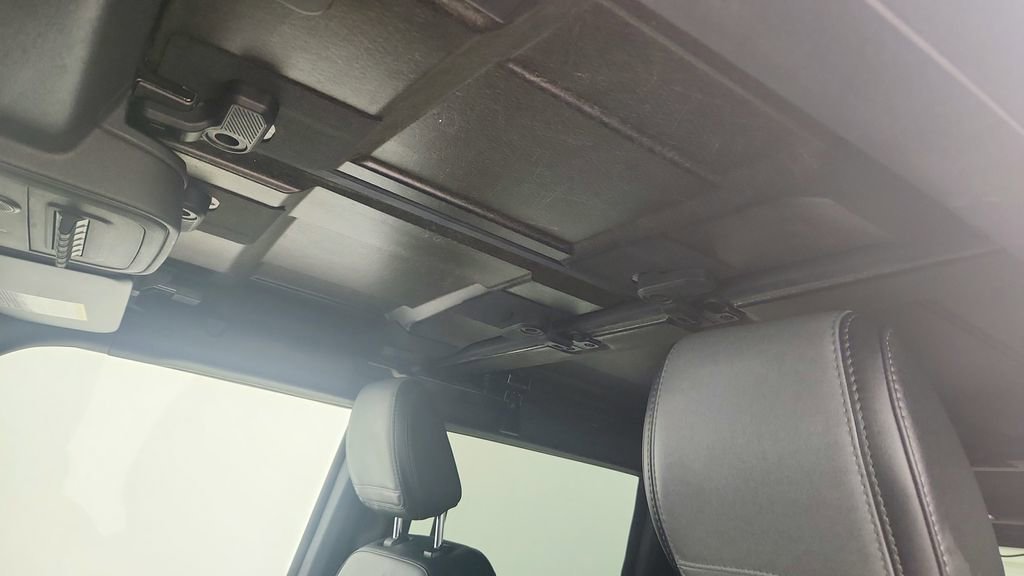 Used 2022 Ford Bronco Everglades image 16