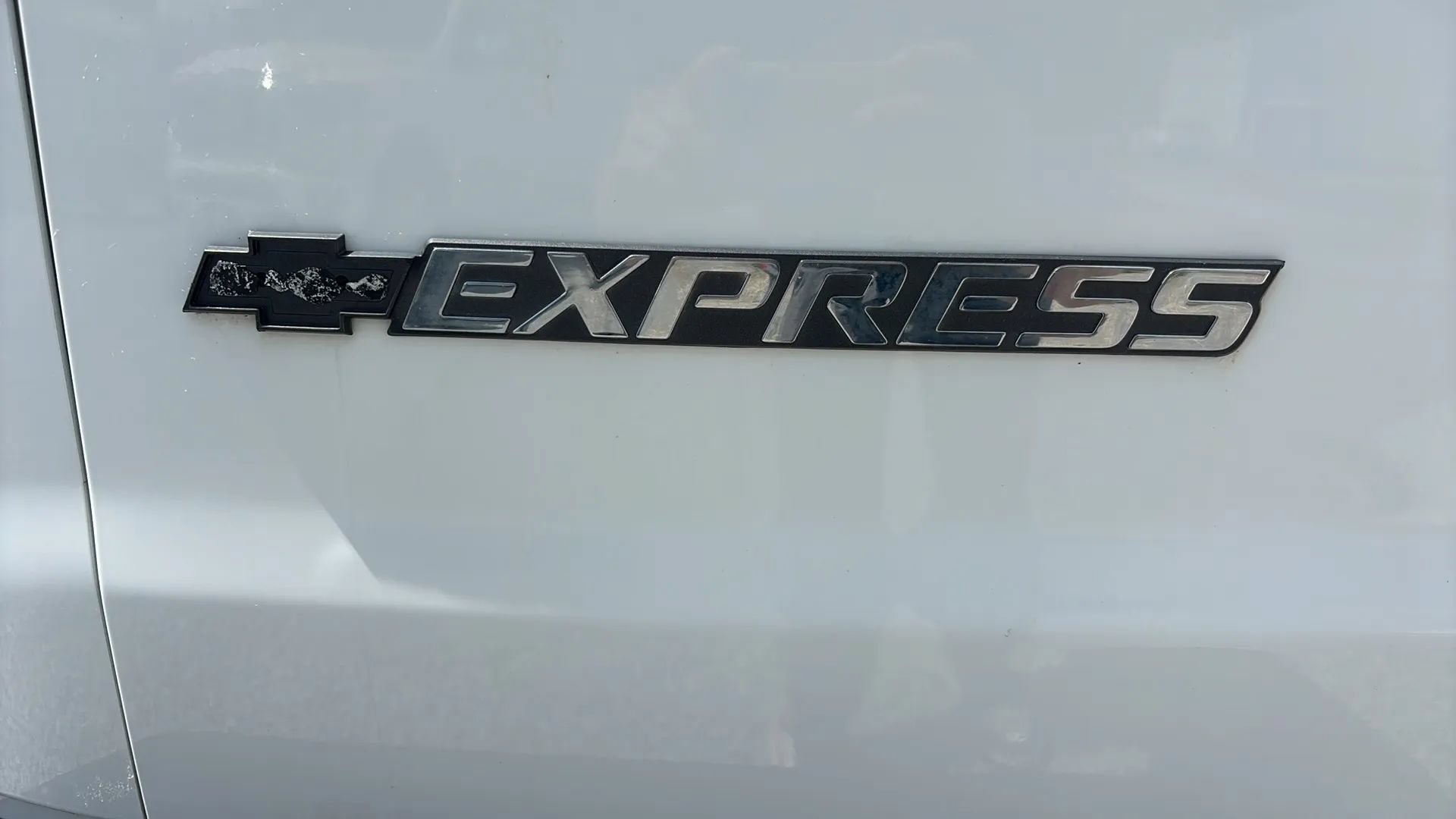 Used 2017 Chevrolet Express 2500 RWD image 5