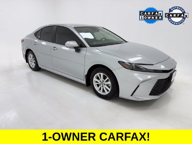 Used 2026 Toyota Camry LE w/ Convenience Package FWD image 1