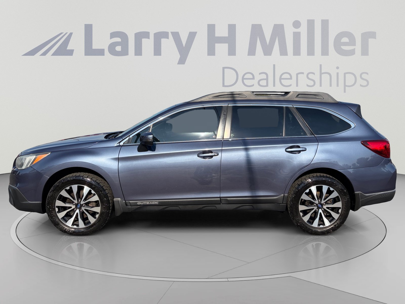 Used 2017 Subaru Outback 3.6R Limited AWD/4WD image 2