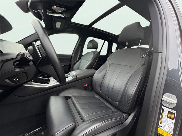 Used 2019 BMW X5 xDrive50i w/ Parking Assistance Package image 7