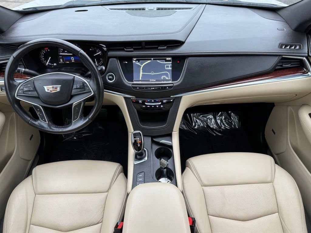 Used 2018 Cadillac XT5 Luxury w/ Driver Awareness Package image 26