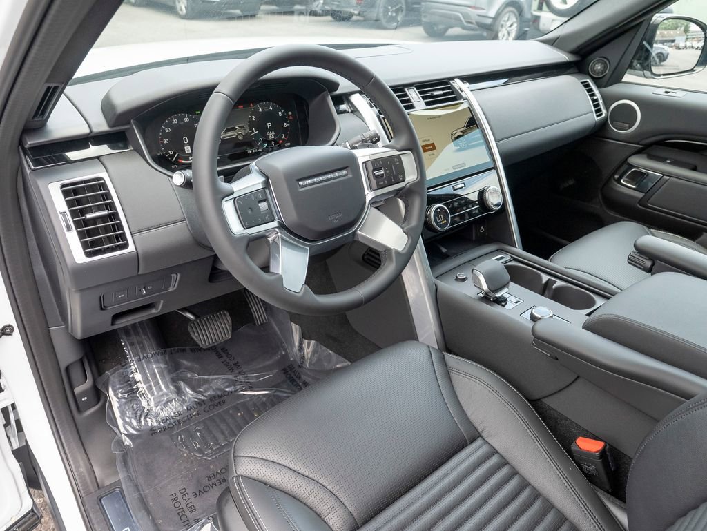 New 2025 Land Rover Discovery S image 11