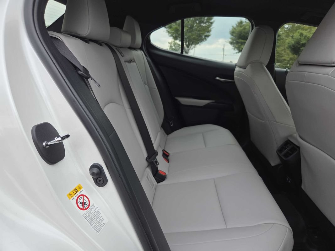 Used 2019 Lexus UX 250h w/ Premium Package AWD/4WD image 13