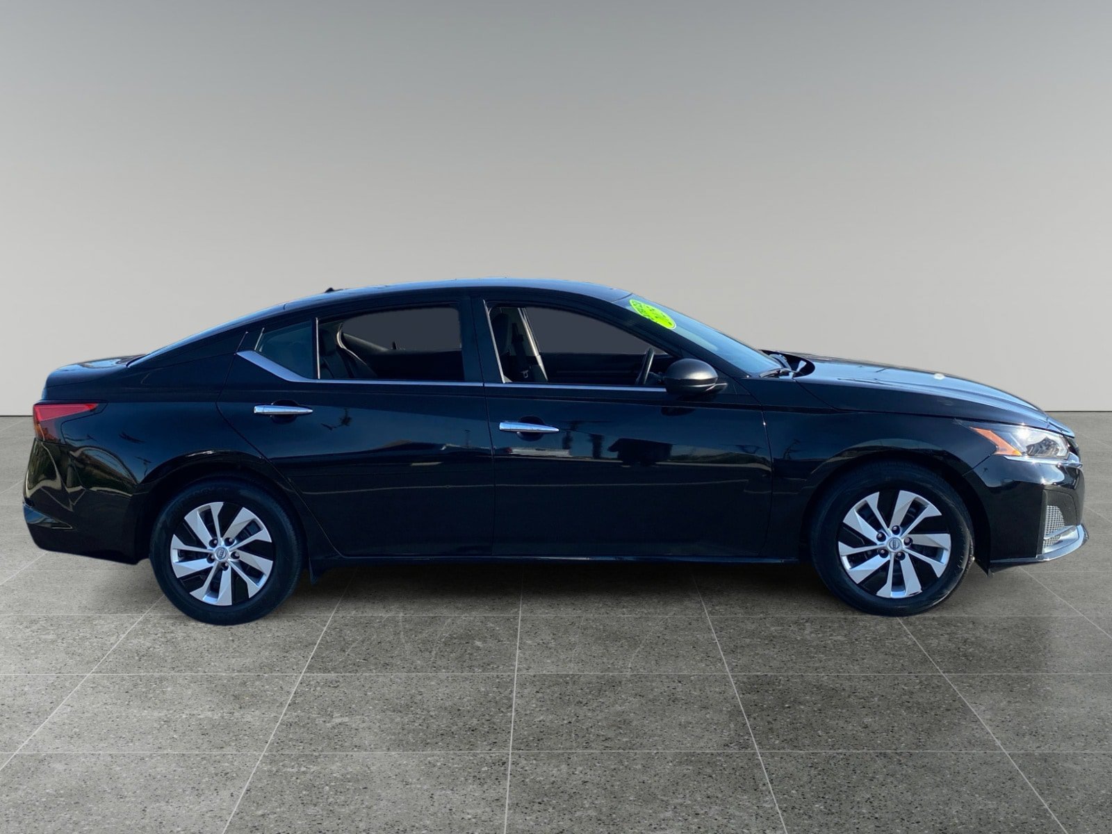 Used 2025 Nissan Altima 2.5 S FWD image 6