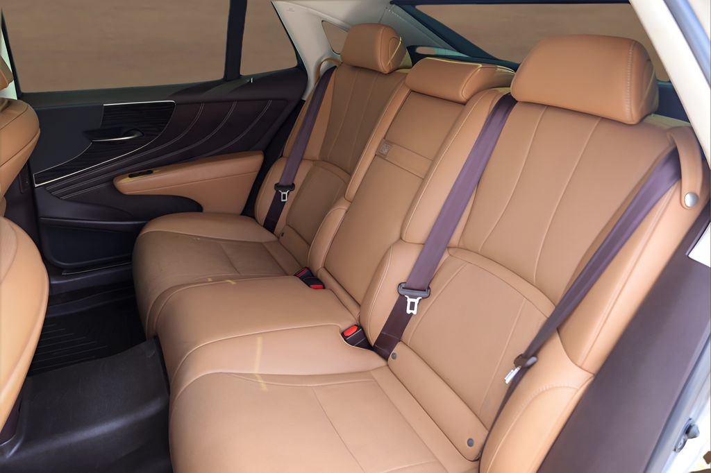 Used 2018 Lexus LS 500 w/ Accessory Package (Z2) RWD image 23