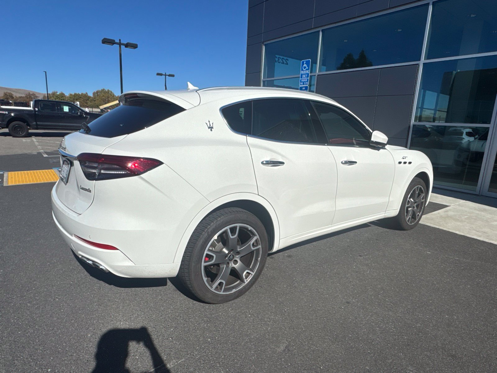 Used 2023 Maserati Levante GT AWD/4WD image 6