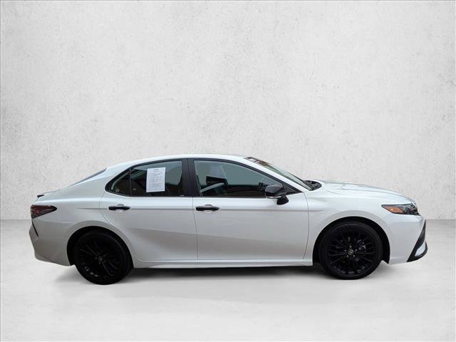Used 2022 Toyota Camry SE w/ Carpet Mat Package (TMS) AWD/4WD image 5