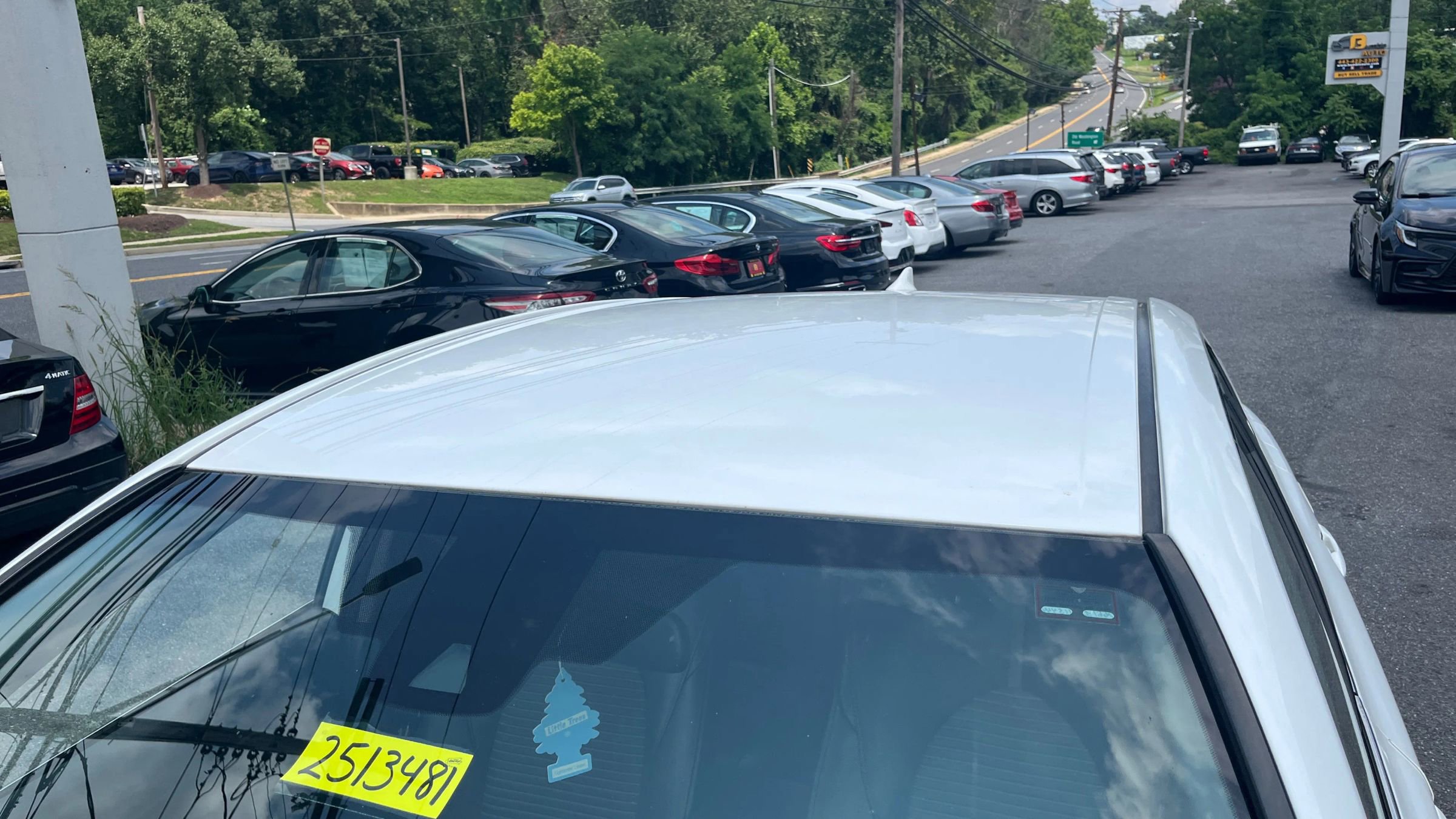 Used 2019 Toyota Camry SE image 11