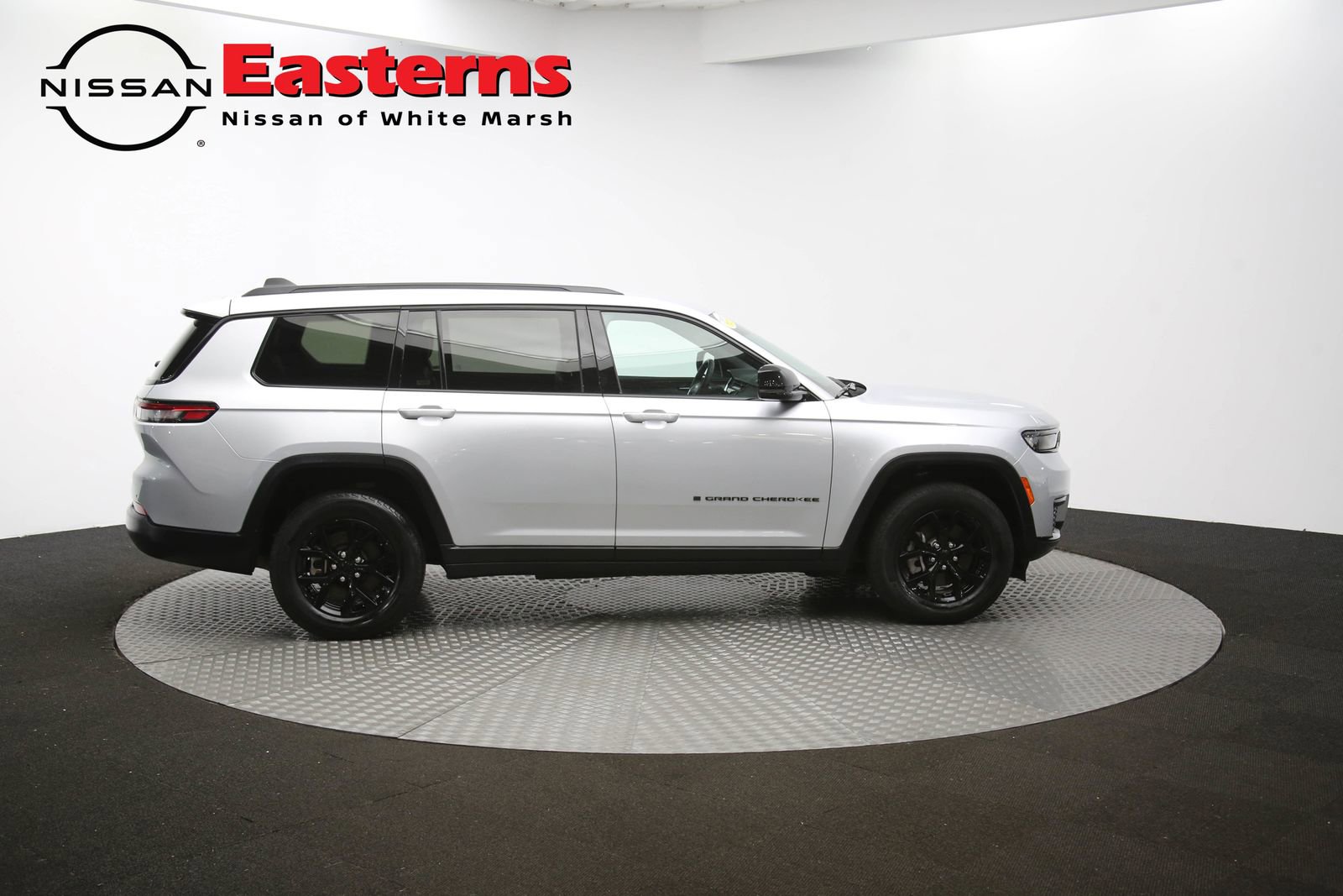 Used 2024 Jeep Grand Cherokee L Laredo image 56