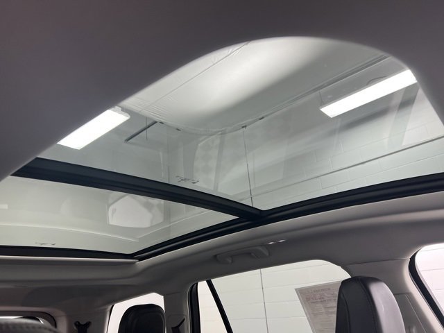 Certified 2025 Lincoln Aviator AWD image 31