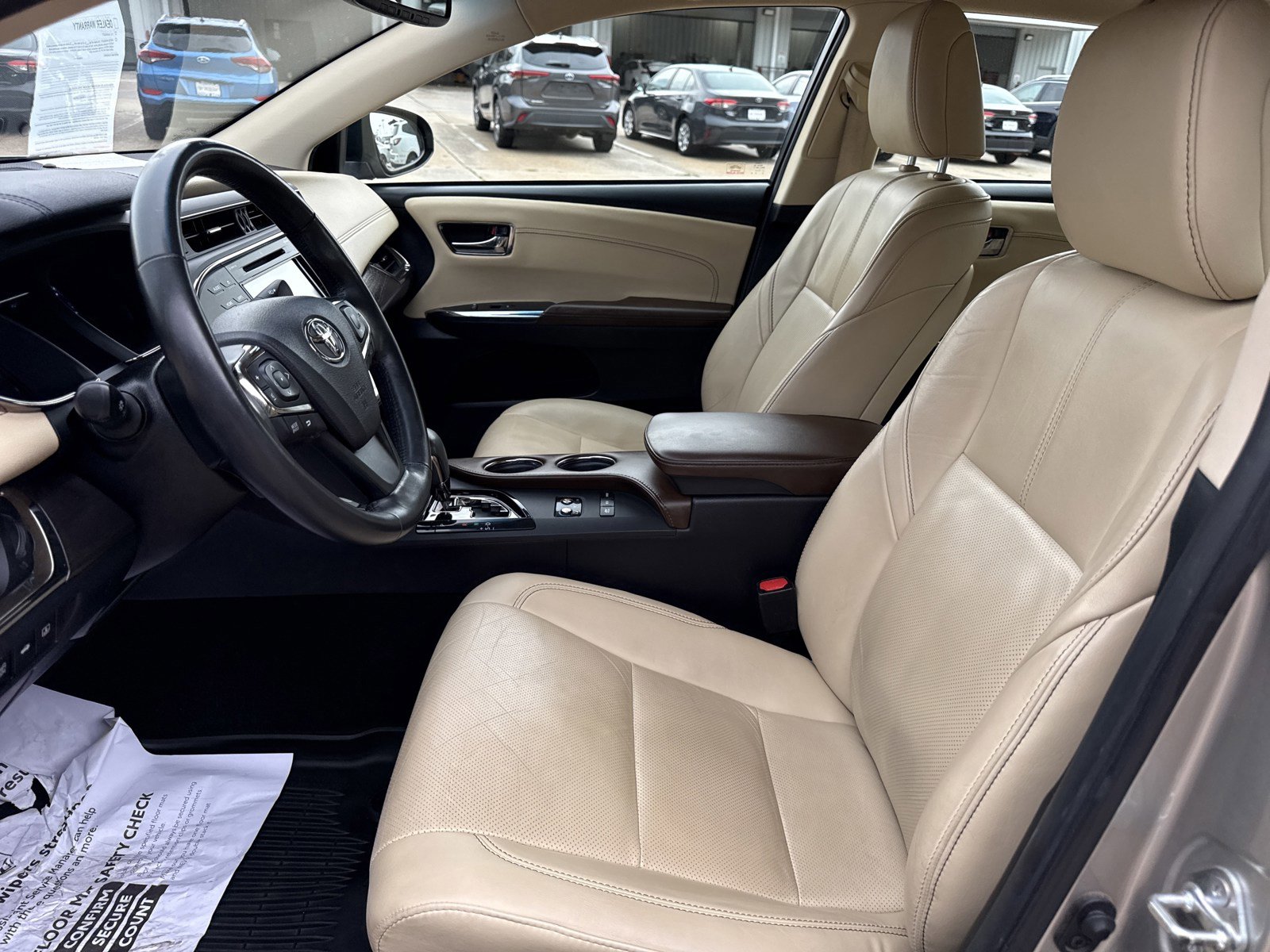 Used 2018 Toyota Avalon Limited w/ All Weather Liner Package FWD image 11