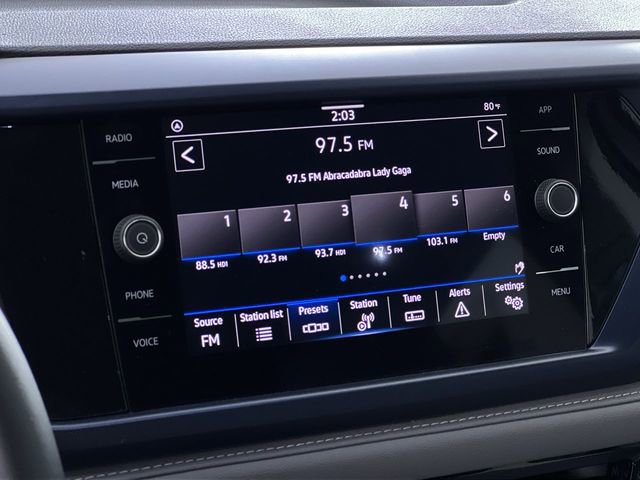 Used 2024 Volkswagen Taos SE image 16