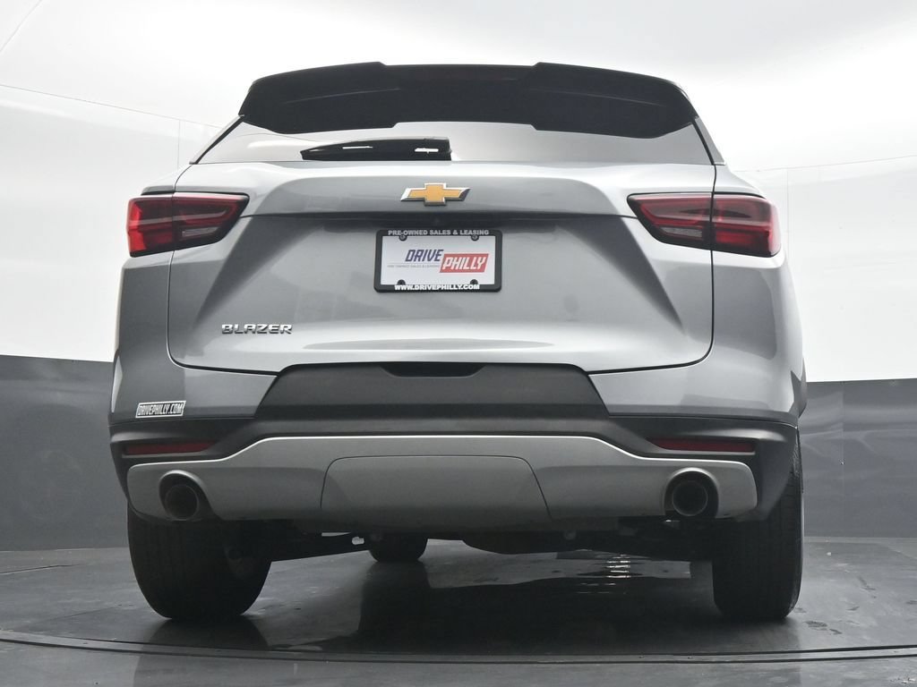 Used 2025 Chevrolet Blazer LT FWD image 29