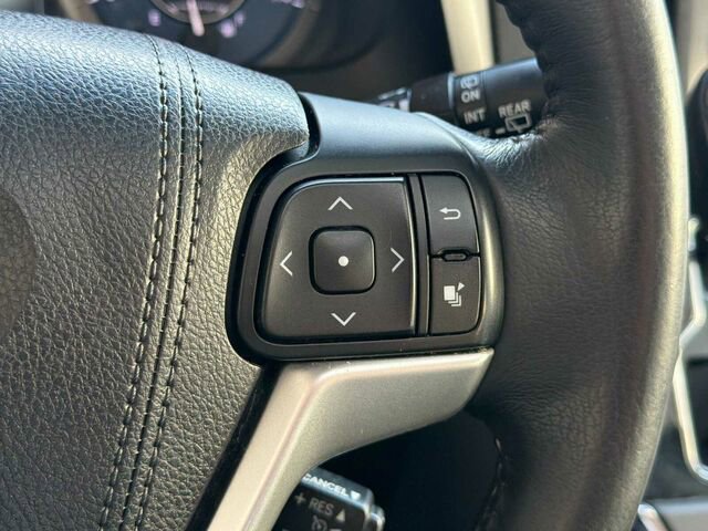 Used 2016 Toyota Sienna XLE 4D Passenger Van image 32