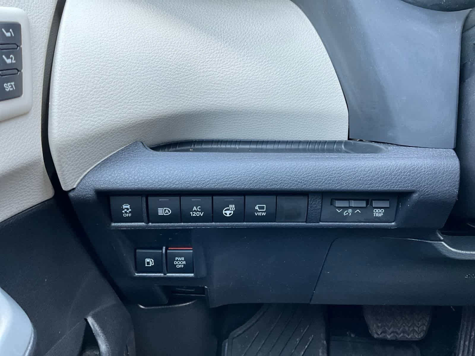 Used 2026 Toyota Sienna Platinum AWD/4WD image 22