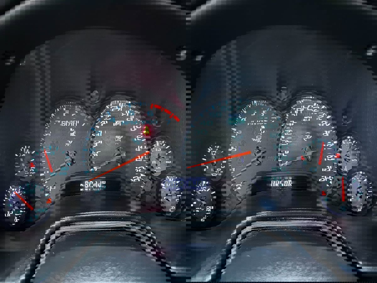 Used 2001 Chevrolet Corvette Convertible w/ Preferred Equipment Group2 image 17