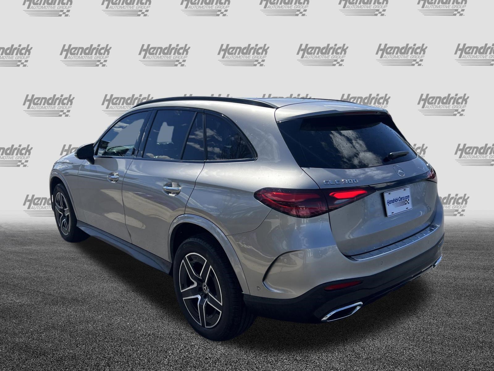 Used 2024 Mercedes-Benz GLC 300 4MATIC w/ AMG Line image 8