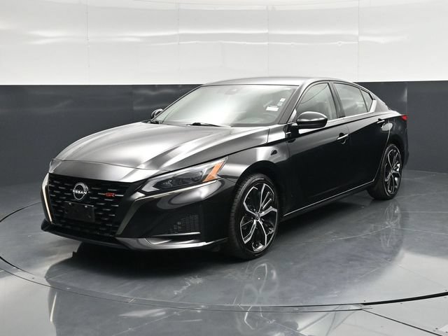 Used 2024 Nissan Altima 2.5 SR FWD image 7
