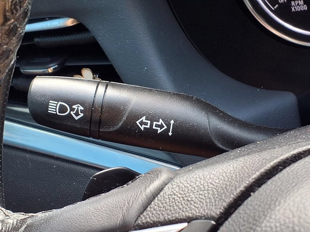 Used 2019 Buick Enclave Essence FWD image 23