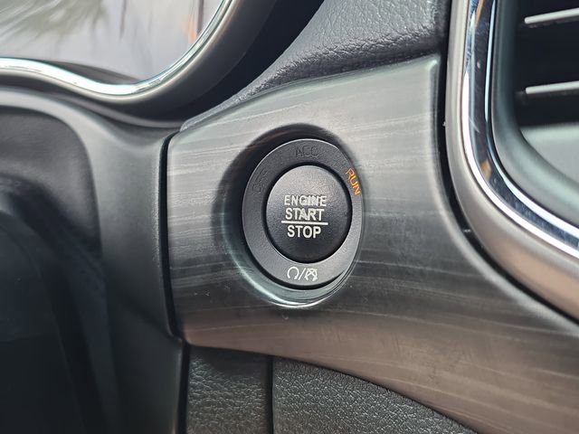 Used 2021 Jeep Grand Cherokee Laredo image 27