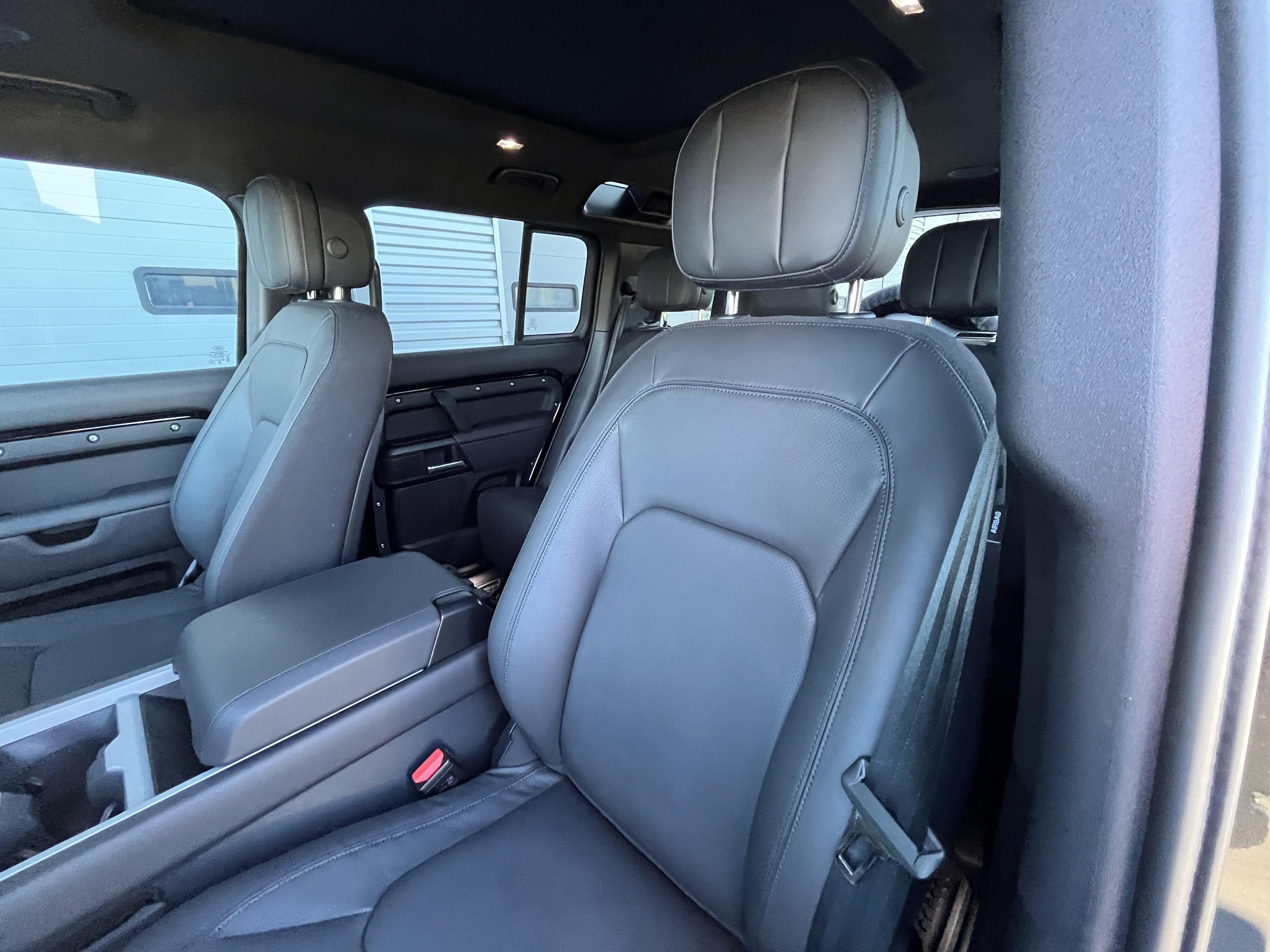 Certified 2026 Land Rover Defender 110 V8 image 15