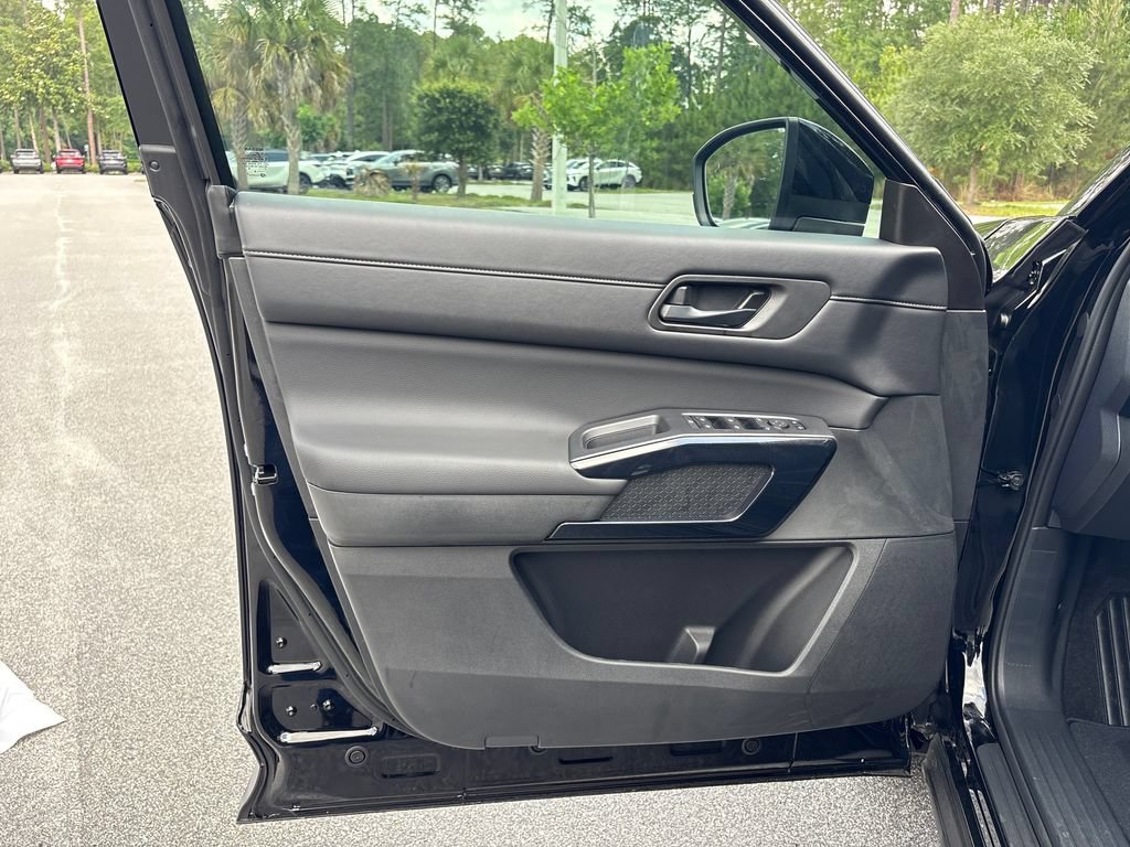 New 2026 Nissan Pathfinder SV w/ Cargo Package FWD image 3