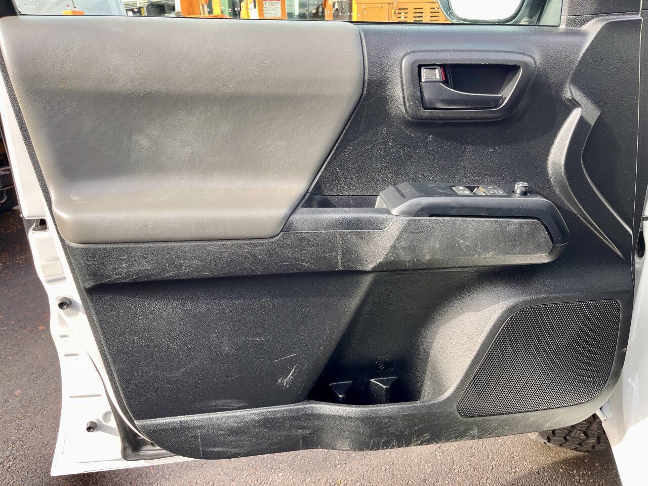 Used 2022 Toyota Tacoma SR image 16